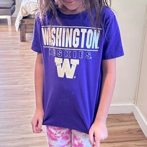 Washington Huskies Purple kids T-Shirt size small 6/7